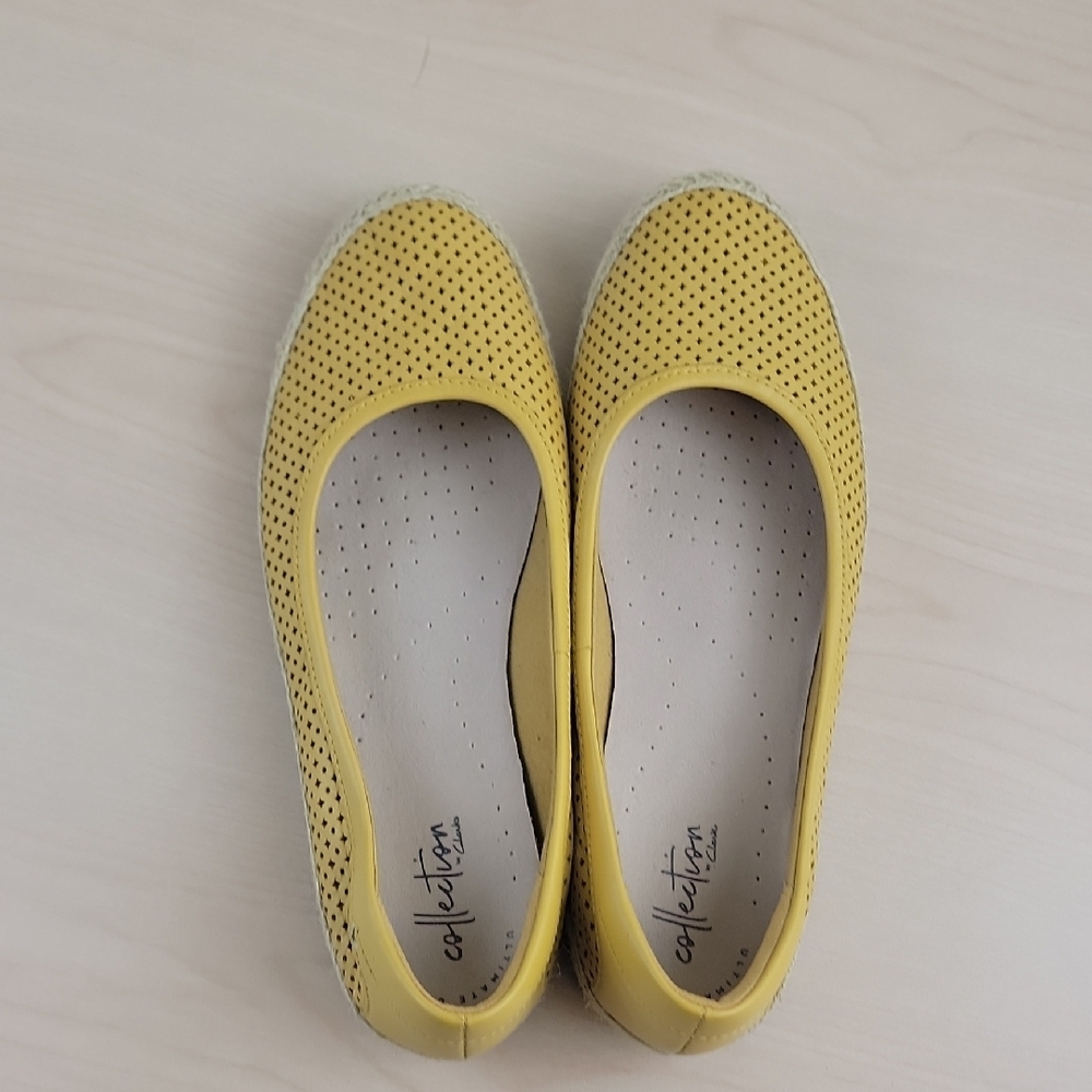 Clarks Mustard Perforated Flats - Picture 8 of 12